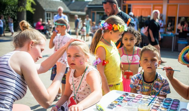 Basisschool Sint Maarten veranderde in een heus vakantieparadijs met volop leuke activiteiten voor de leerlingen.