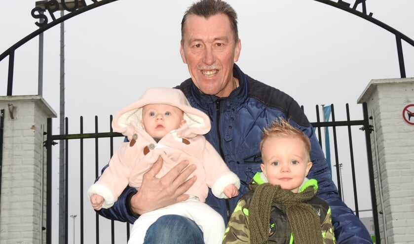 Jan van der Poel trots op kleindochter Sofie en kleinzoon Milan