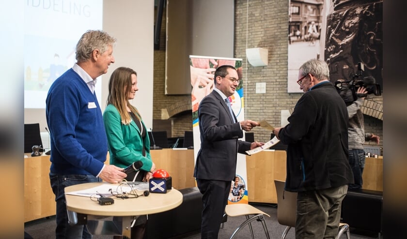 Tijdens de kick-off mochten de eerste vrijwilligers hun certificaat in ontvangst nemen.