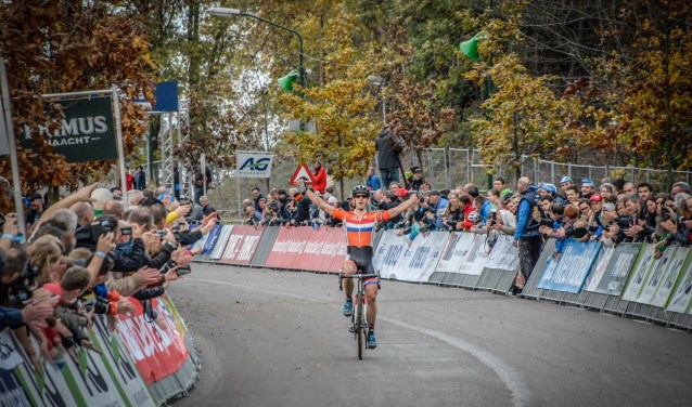 Lars van der Haar werd in 2015 Europees Kampioen in Huijbergen, kan hij Mathieu van der Poel verslaan bij het NK?