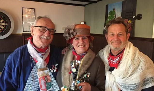 Wie kan Jan Luysterburg (links) dit jaar huldigen na 't Grwoot Dikteej?