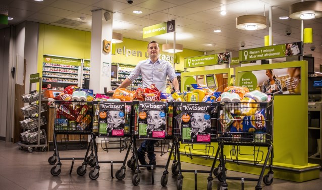PLUS stelt vijf bomvolle boodschappenkarren beschikbaar als hoofdprijs.
