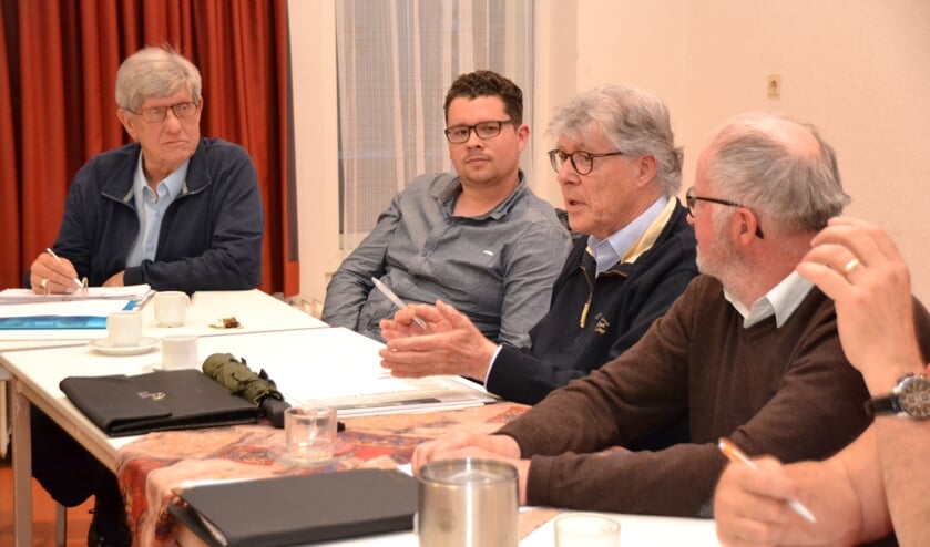 Tijdens de vergadering van DorpsRaad Halsteren ontstond felle kritiek op de politiek van gemeente Bergen op Zoom.
