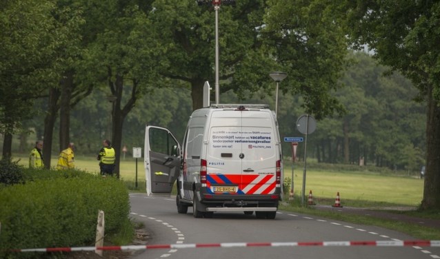 Op de T-splitsing Schansbaan-Wouwseweg is zaterdagavond een 23-jarige motorrijder uit Halsteren verongelukt. De verkeersongevallenanalyse (VOA) van de politie is ter plaatse gekomen om de exacte toedracht van het ongeval vast te stellen.