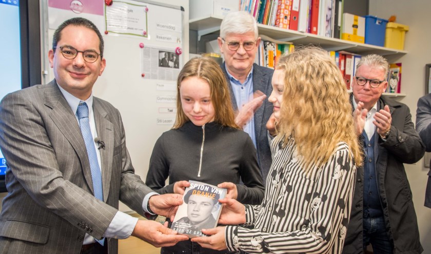 De herdenking begon al in februari, met bezoeken van de werkgroep aan de scholen in de gemeente Woensdrecht.
