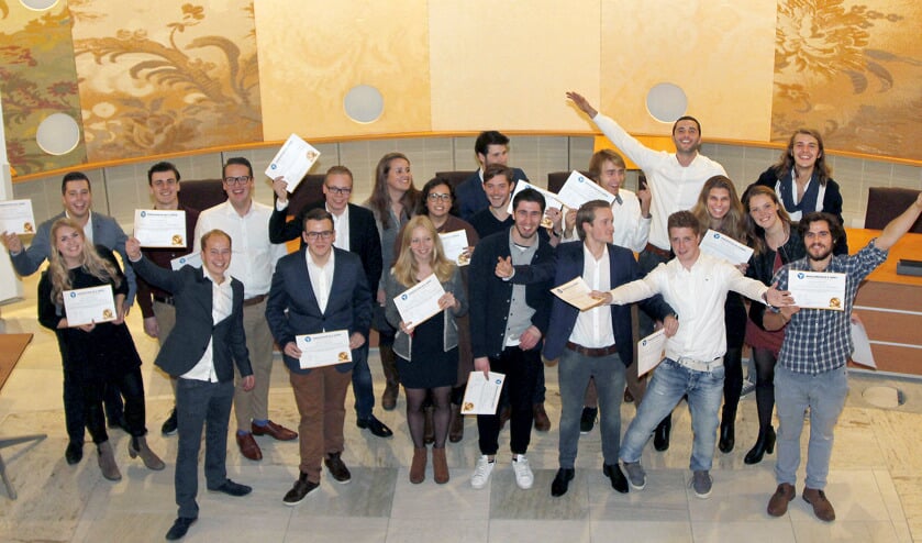 Het team 'De Yellovaters' won met hun idee voor minder mobiele inwoners de innovation award van de Udense editie van Innovation in a Week.