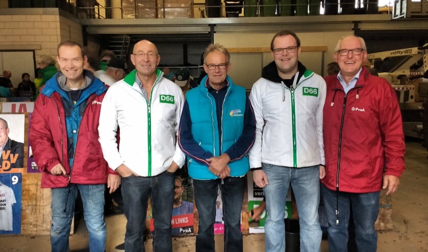 Harrie van Boxmeer in het midden.