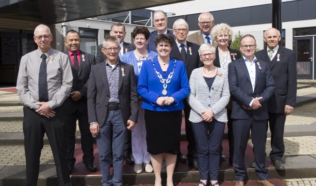 Gefeliciteerd allemaal! (Foto's: Ad van de Graaf).