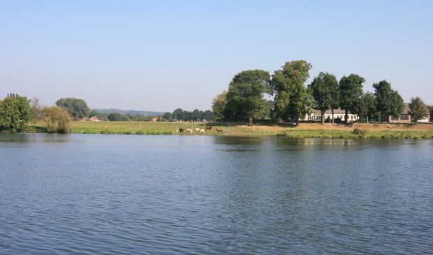 Het waterschap wil dat ook de dijken langs de Maas veilig blijven.