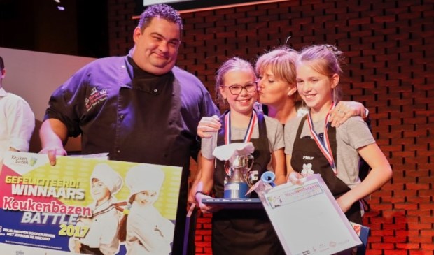 Het winnende team uit Sint Anthonis met chefkok Niels van Kessel, Maureen Vloet, Fleur van Nistelrooij en burgemeester Marleen Sijbers. Foto: Wim Hollemans