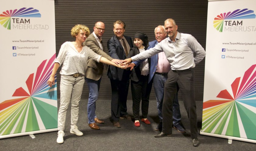Wern van Asseldonk (tweede van links) is tijdelijk de nieuwe fractiovoorzitter.