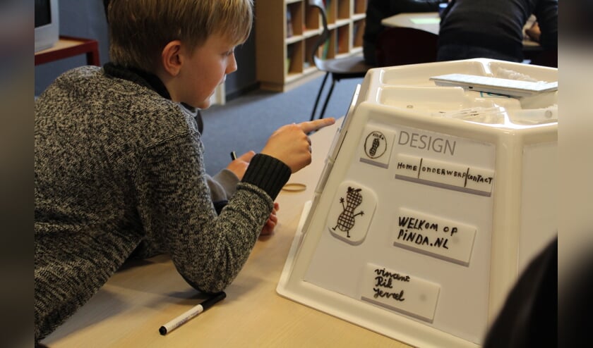De bibliotheek Uden houdt een Generatieb@ttle om generaties dichter bij elkaar te brengen.
