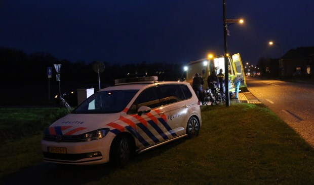 Politie en ambulance op de plek waar het ongeval plaatsvond. Foto: SK-Media