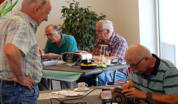 Vrijwilligers van Repair Café Berghem.