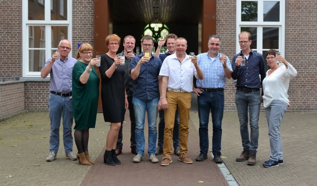 De organisatie en de gouden sponsoren Machinaal Timmerbedrijf van der Linden BV, Rabobank, Eethuis De Reiger, Kleijngeld (Foto: José van den Dungen).
