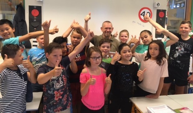 Meester Ad 40 jaar werkzaam in het onderwijs.