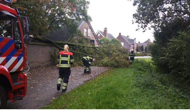 Stormschade in Lith. (Foto: Twitter politie Oss)