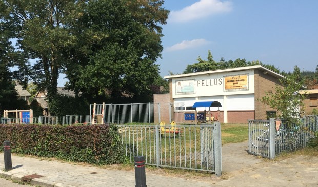 Het Mookse college wil het perceel van jongerencentrum Pellus verkopen aan de Huisartsen- en Fysiotherapiepraktijk. Foto: Jos Gröniger