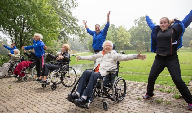 Springen en zwaaien maar! (Foto's: Margot van Kleef)