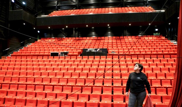 Er wordt momenteel nog hard gewerkt om het theater op tijd af te krijgen.