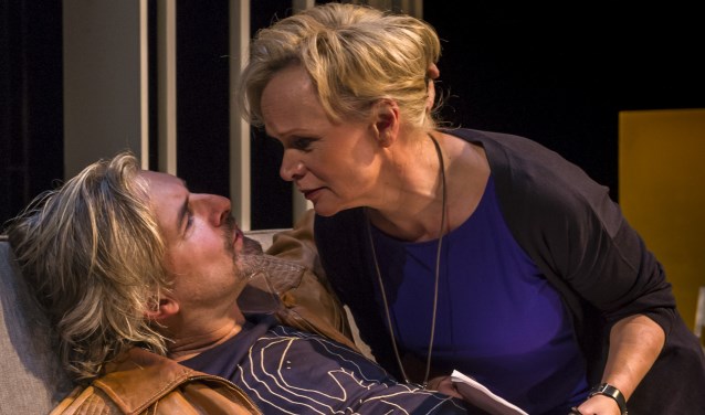 Victor Reinier en Renée Soutendijk schitteren in 'Roem'.