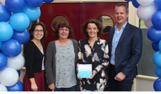Vlnr: Noortje Rutten, Brigit Elevelt, Mirjam Grootelaar en Jack Daalmans van bassischool De Waai.