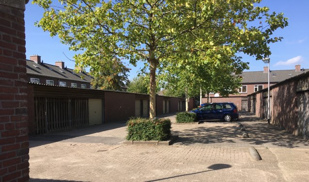 Het binnenterrein achter Piet Heinstraat 8 tot en met 12 ziet er keurig uit.