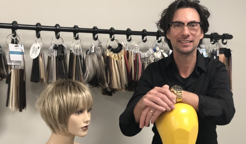 Frank Verheijen in de nieuwe ruimte met hairworks. (tekst en foto: Jos Gröniger)
