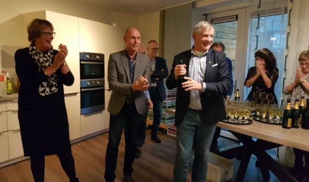 De Huiskamer in Milsbeek werd afgelopen donderdag feestelijk geopend.