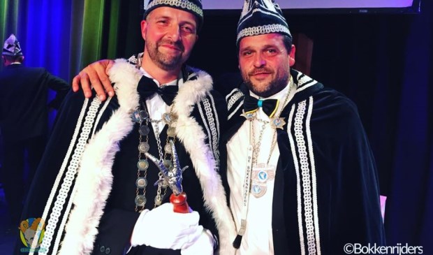 Prins Sandor en Adjudant Bart in Oijen. (Foto: Facebook-pagina Bokkenrijders)