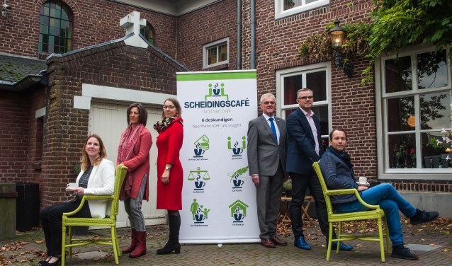 Iedereen met vragen over scheiding en het aangaan van nieuwe relaties kan terecht bij het open spreekuur van het Scheidingscafé. (foto: Arjan Broekmans)