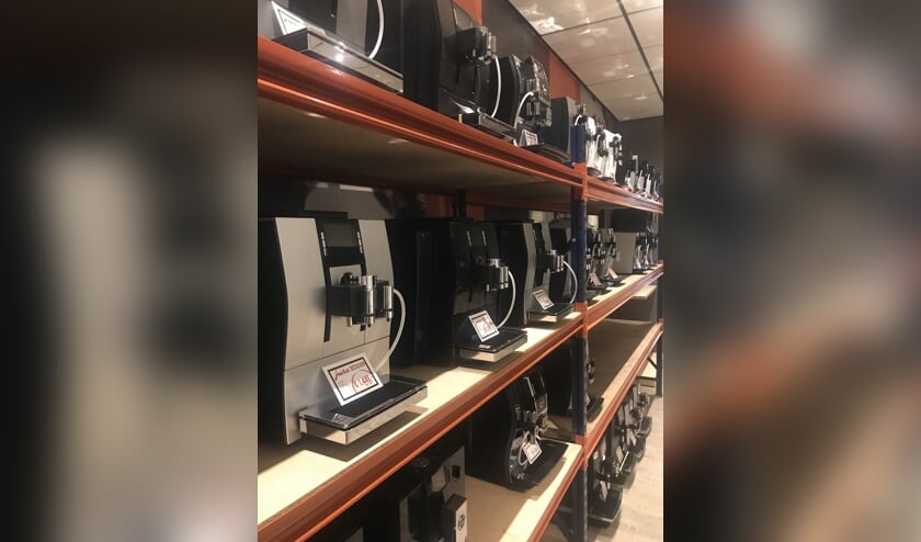 Vrijdag opende Van Tienen haar deuren voor de Jura showroom opruiming