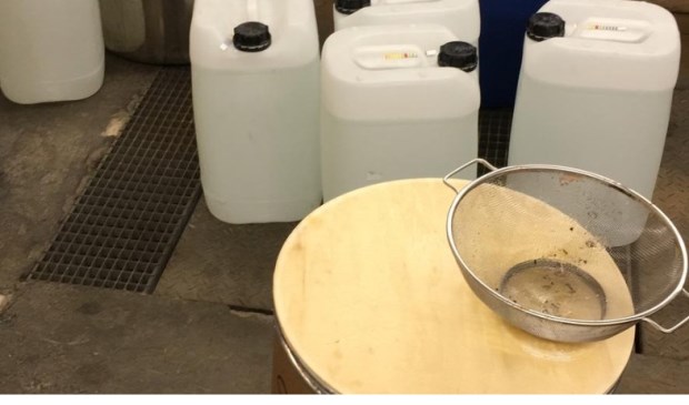 Spullen van het drugslab. (Foto: www.politie.nl)