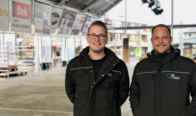 Glenn de Vocht en Jeroen van den Nieuwenhuizen in de tent van Veghel on Ice.