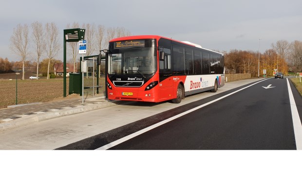 HOV-haltes Sint-Oedenrode in gebruik.