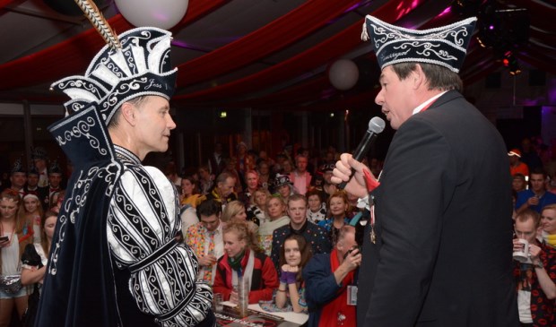 Het zit er (bijna) op. Marco Bons spreekt prins Jess toe