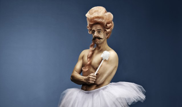 Alex Klaasen komt met Showponies naar de Blauwe Kei. 'Alex is een van de beste theatermakers van het moment', aldus Harry.