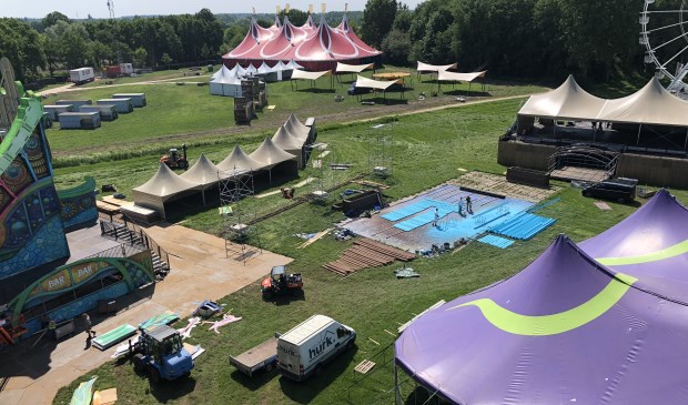 Tickets zijn verkrijgbaar via: www.7thsunday.nl.