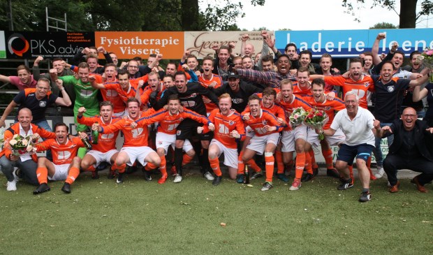 DAW promoveert naar de tweede klasse KNVB door winst op Alfa Sport