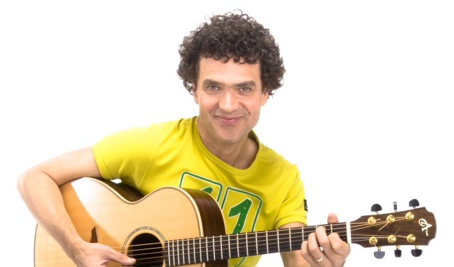 Dirk Scheele speelt Z'n Leukste Liedjes.