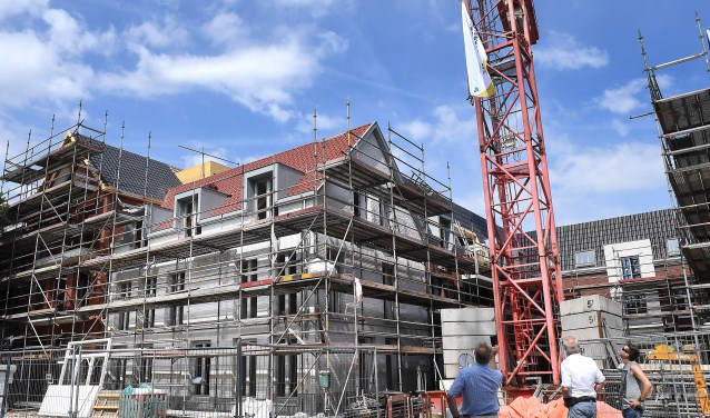 Het hoogste punt van het Hof van Overloon is bereikt. (foto: Ed van Alem)