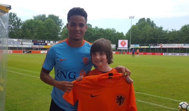Jayson (R) is een van de jongens die een droomdag kreeg.