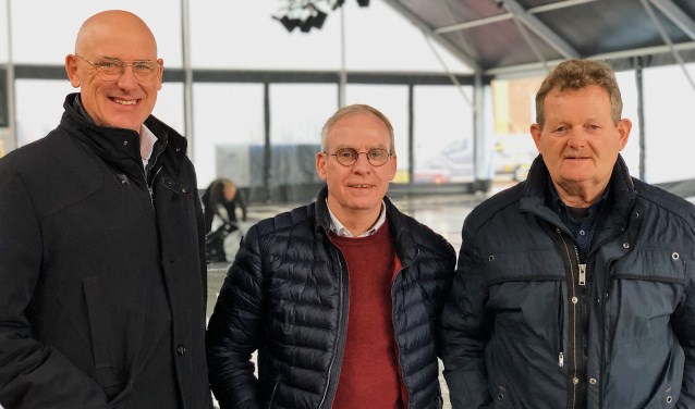 Ton Claassen (Rotary Meierijstad), Rob Wagemakers (ijsmeester) en Bert Vissers (vrijwilliger van Veghel on Ice).