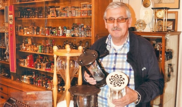 Dit keer exposeert de 73-jarige Theo uit Oosterhout zijn verzameling zandlopers.