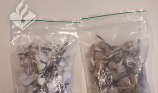 Drugsvondst in de Verdistraat. (Foto: Instagram wijkagenten Ruwaard)