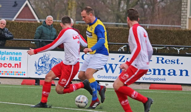 Donny van Herpen (midden) noteerde vanmiddag een puntgave hatrick