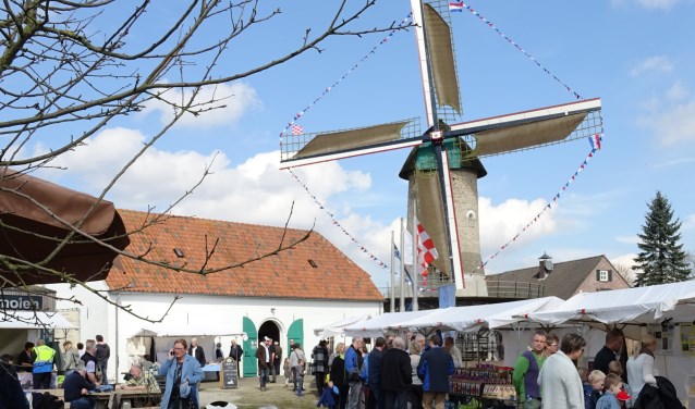 Iedereen, zowel jong als oud, is van harte welkom op deze Olie-dag (gratis entree).
