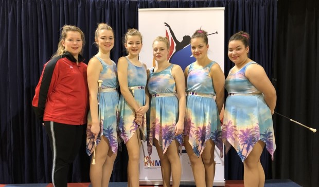 De majorettes van het Sint Theobaldusgilde uit Overloon.