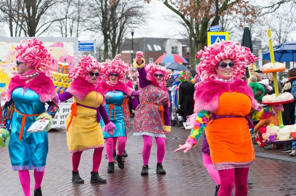 De optocht in Overloon. (foto: Albert Hendriks)