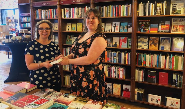 Zwaan Wiersma en Anouk van der Zee nemen met pijn in hun hart afscheid van Bek, Boeken & Bijzonders.